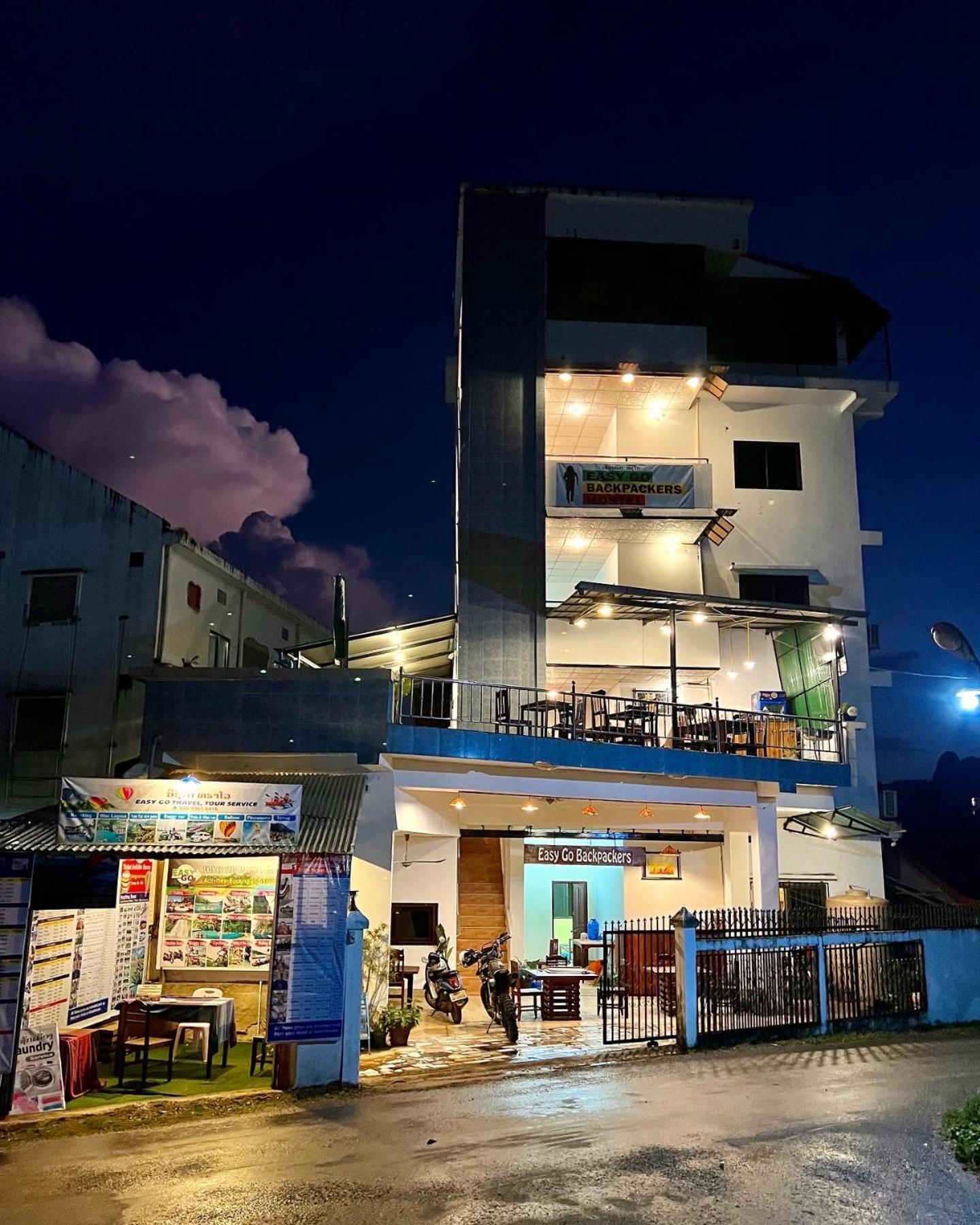 Easy Go Backpacker Hostel Vang Vieng Exteriér fotografie